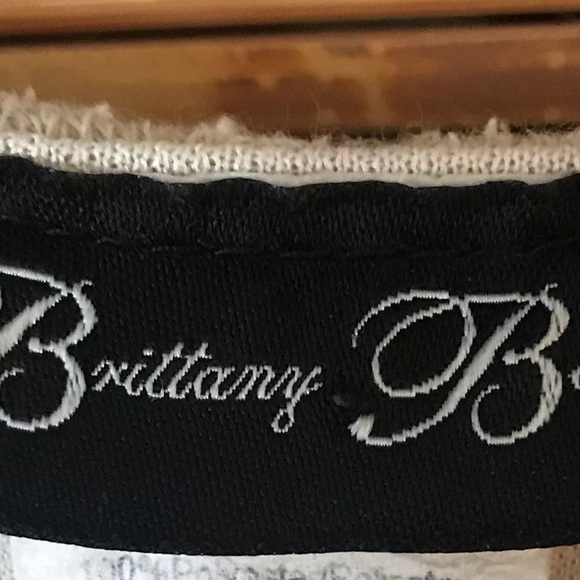 Brittany Black Chevron Pattern Lace Top with Lining - Picture 6 of 6